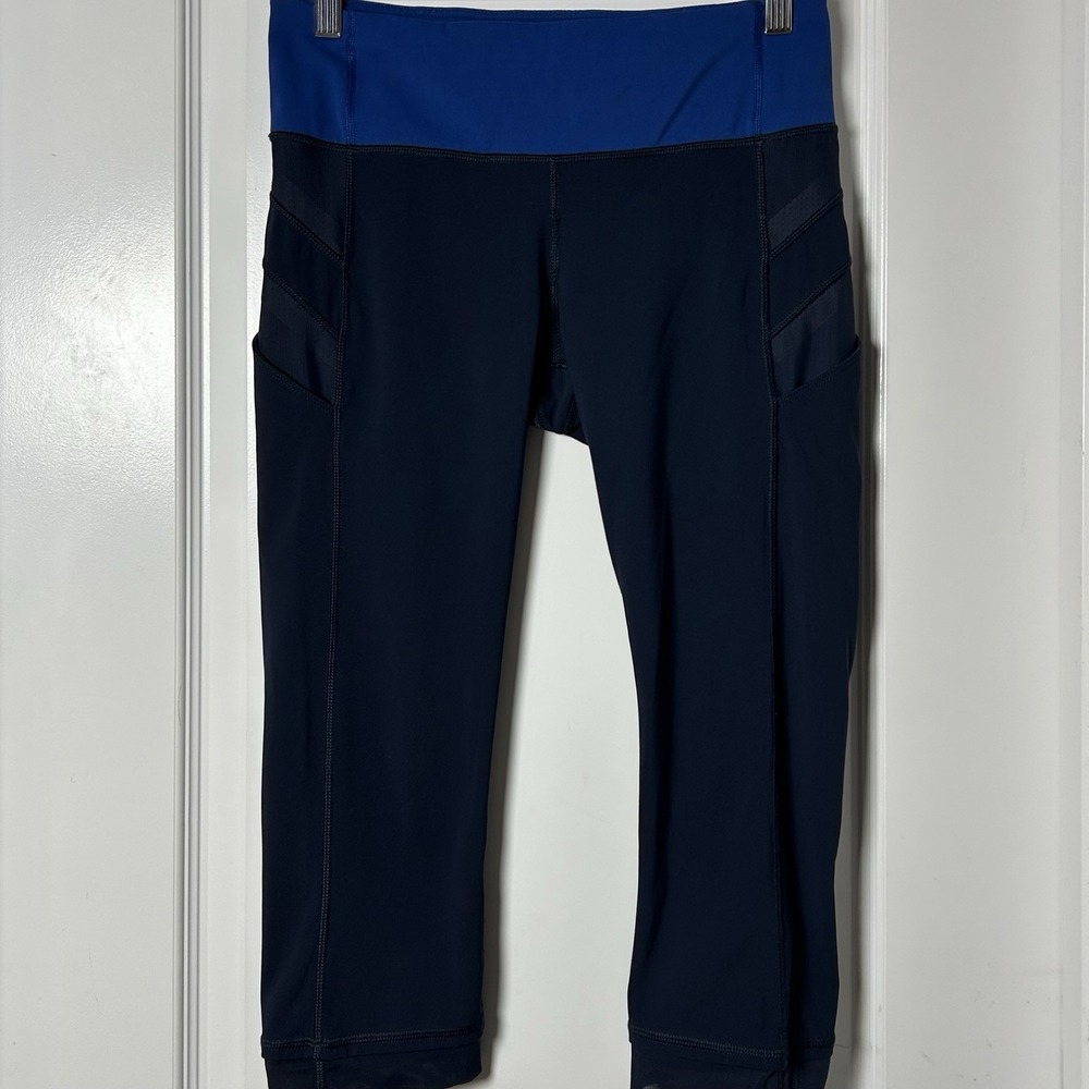 Lululemon Inkwell / Rugged Blue Mesh Panel Mid Rise Running Illumina Crop Tights